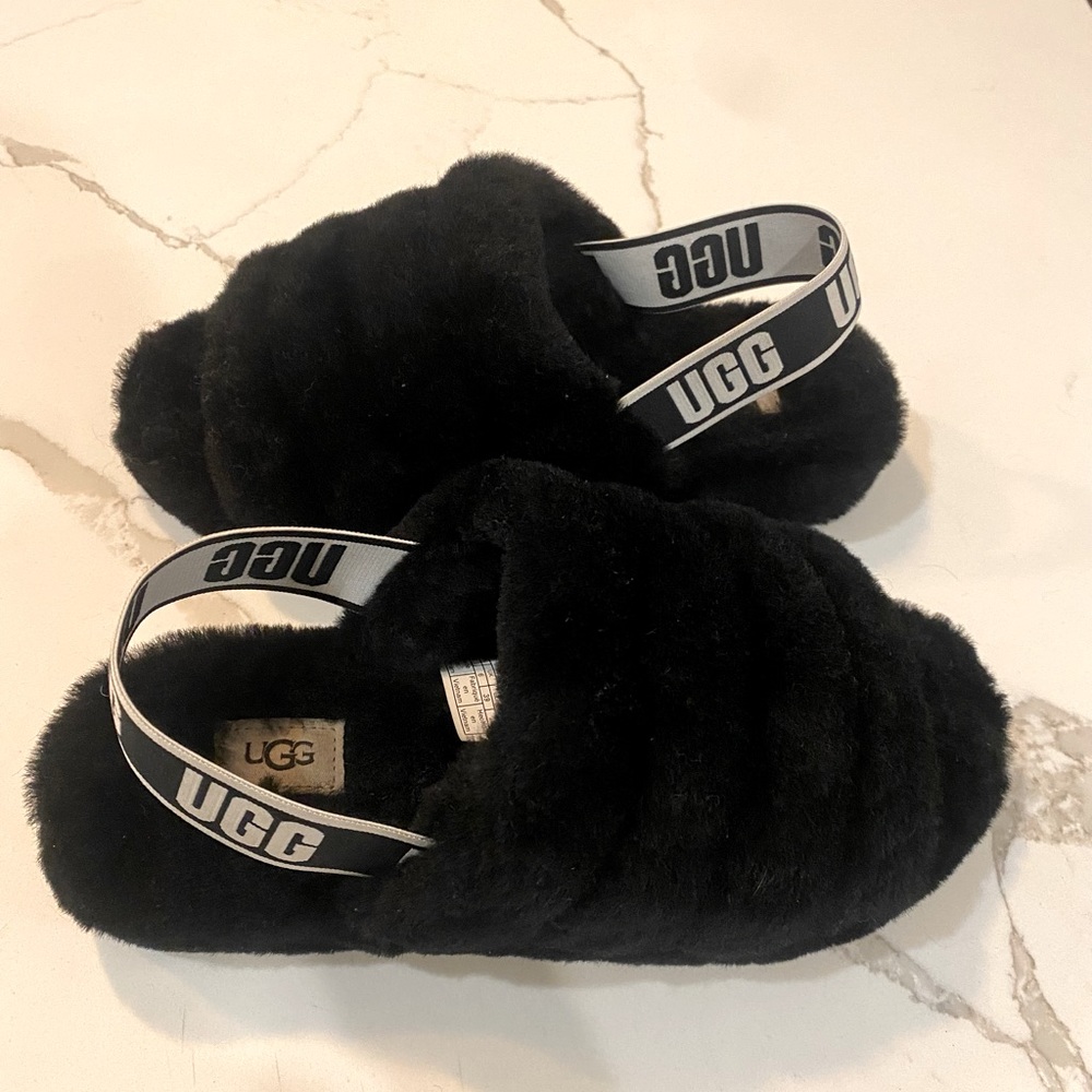 Ugg Fluff Yeah Women’s size 8